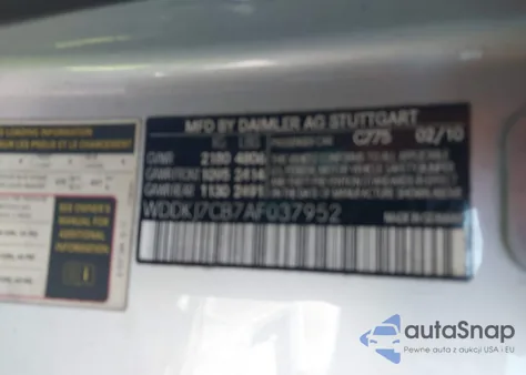 2010 Mercedes-Benz E 550 z USA, uszkodzony, nr VIN WDDKJ7CB7AF037952